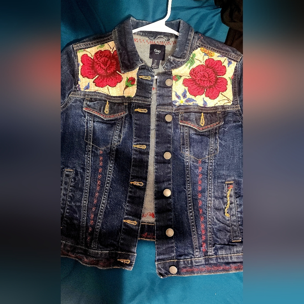 GAP Hand Made Custom Embroidered Denim Jacket with Floral Accents-Size Small
